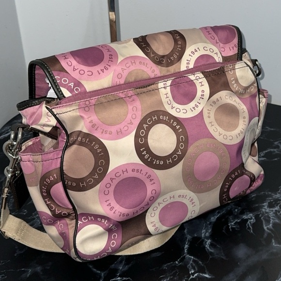 Coach Signature Snaphead F18377 Pink Multifunction Diaper Baby Messenger Bag Pad - Picture 12 of 16